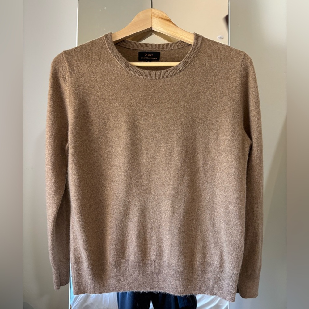 Quince women’s Crewneck Sweater in Light Brown small Mongolian Cashmere